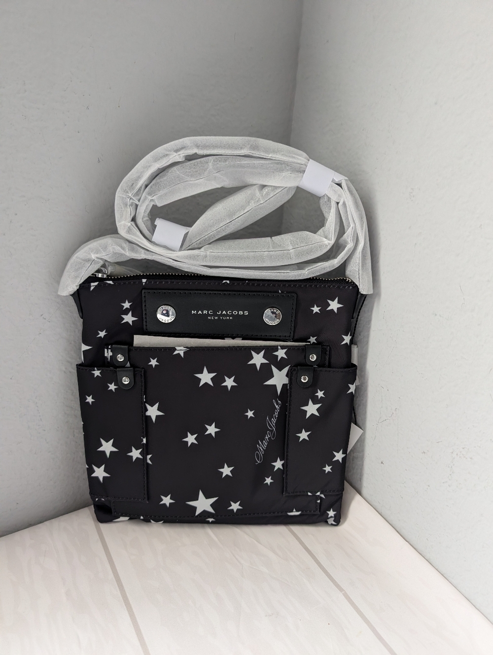 NWT Marc Jacobs Star Print Preppy Nylon Swing Pack Bag in Black